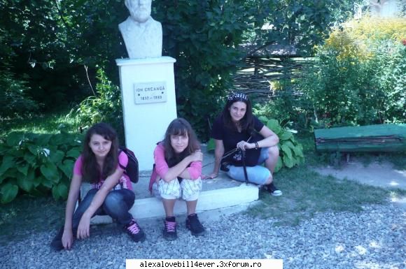 par am in pozele alea #-o 


asha am si eu din tbr  :rotfl: 


leez, eu, elis. poze cu noi
