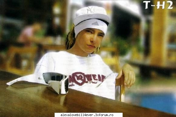 tom definitzia genul de baiat dupa care kre toate un adevarat un frate este trupei tokio hotel�shi