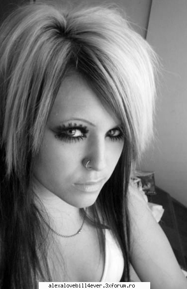 Danielle Fidelity - buby ia zi cinei asta ? - * E M O   *