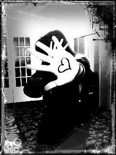 Dark Angel - tnx k mai pun Asta am editat`o pt k era fkta la - * P I C T U R E S  ~ W I T H ~ U S *
