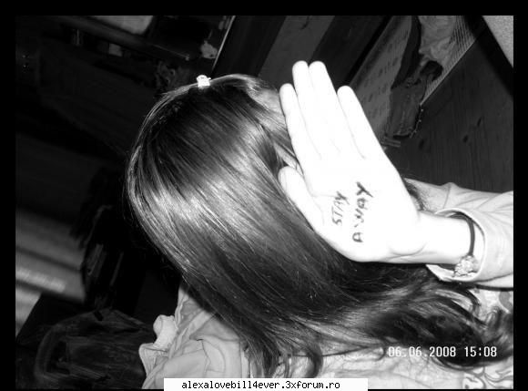 Dark Angel - te oftici? :x :)))))) hai k pun poza - * P I C T U R E S  ~ W I T H ~ U S *