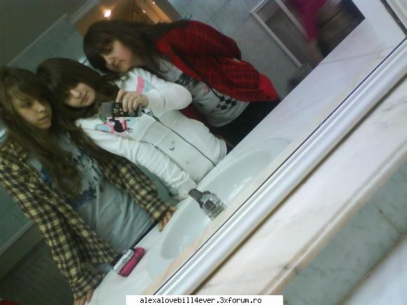 ExXxtraterestruUu - Eu,Roro si Leez la Bucuresti [ Parlamant nene >:) - * P I C T U R E S  ~ W I T H ~ U S *