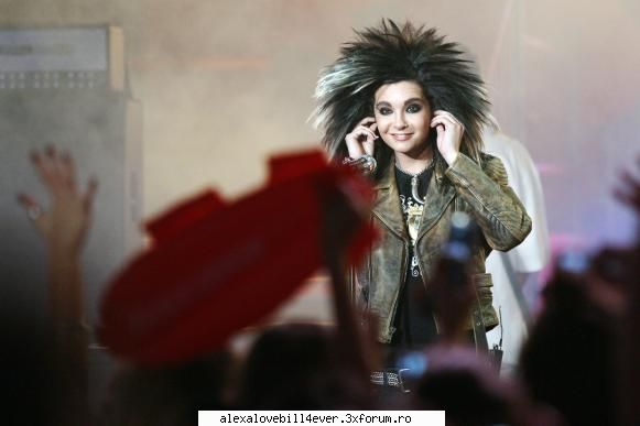 Have fun with bill!!!! - b: acum tziete de urechi.. sari intr-un picior - * B I L L ~ K A U L I T Z *