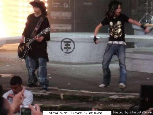 Have fun with bill!!!! - Bill ! -Am intzepenit! =( -Shi yo kre credeam - * B I L L ~ K A U L I T Z *