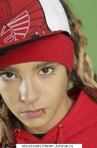 ~Loca por ti~ - Afara plouase aproape neincetat undeva in - * A R H I V A ~ F A N  ~ F I C T I O N   *