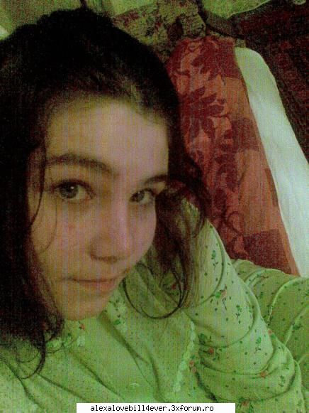 Miha* - 3) poza 3 si una fara nici un fel de fond de ten - * P I C T U R E S  ~ W I T H ~ U S *