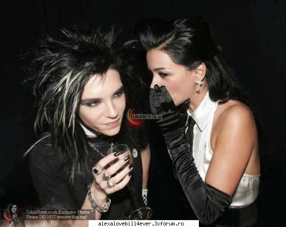 Mtv News - ce tare e poza de mai sus imi place fatza lu bill - *T O K I O ~ H O T E L  *