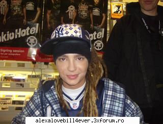 Tommy cu parul scurt - shtiti si asa ii sta bn dar mai mult ii sta cu - *  A R H I V A *