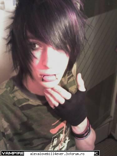 Tristan Surnom - ~~black~~ - * E M O   *