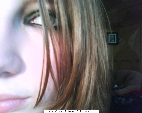 a girl:) - ~~black~~ - * P I C T U R E S  ~ W I T H ~ U S *