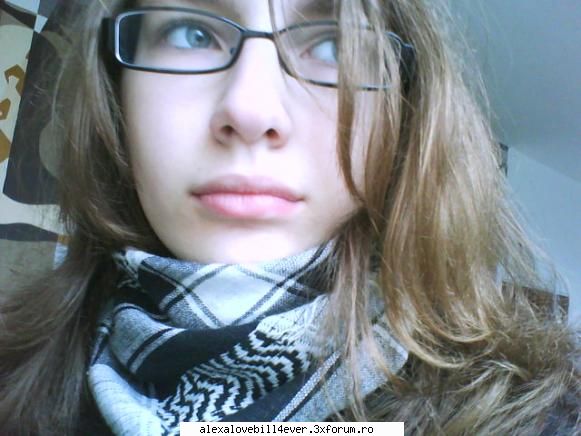 a girl:) - ~~black~~ - * P I C T U R E S  ~ W I T H ~ U S *