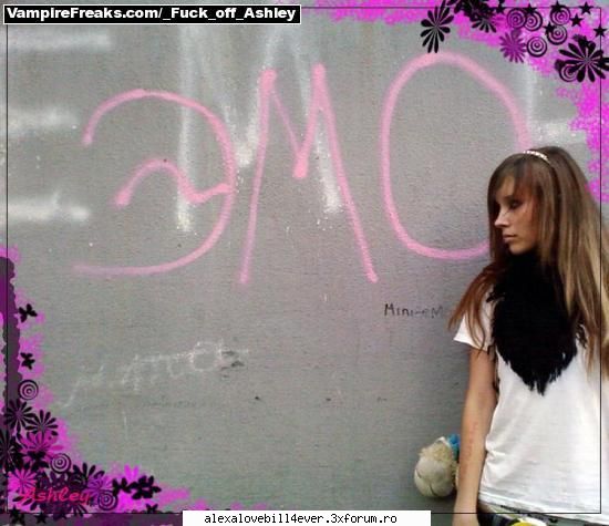 ashley - vampire_lover - * E M O   *