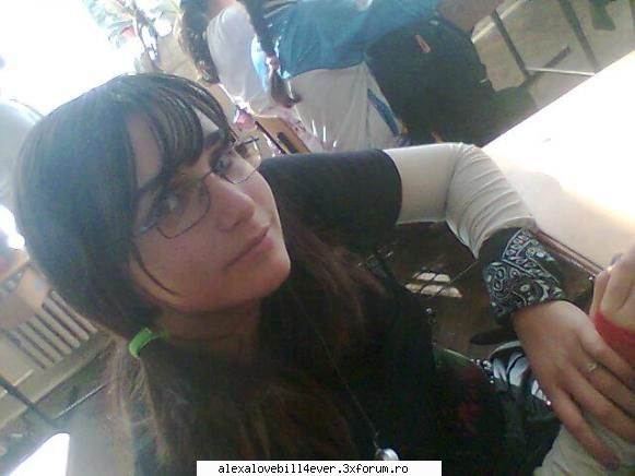 elisu^^ - ) ;) cu ochelari dar nu am sa fie clar - * P I C T U R E S  ~ W I T H ~ U S *