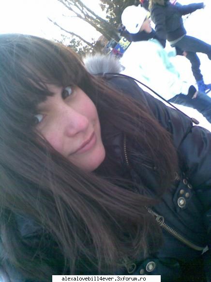 elisu^^ - hai ca mai pun o poza...sunt cam rosie ca era fff - * P I C T U R E S  ~ W I T H ~ U S *
