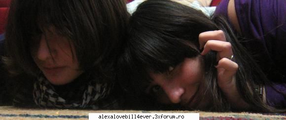 elisu^^ - styu am degetele lungi mai ales ala din mijloc - * P I C T U R E S  ~ W I T H ~ U S *