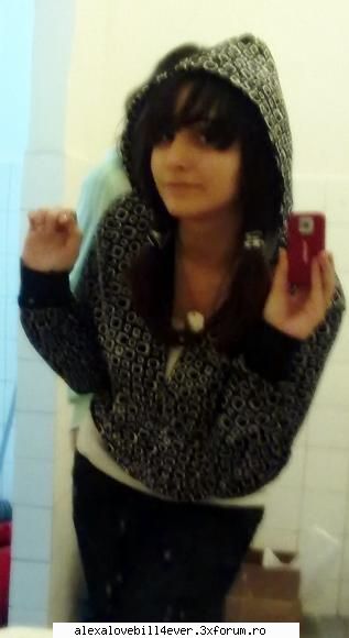 pooon acu

deci e facuta in baie la sc :)) :rotfl:  :rotfl: elisu^^