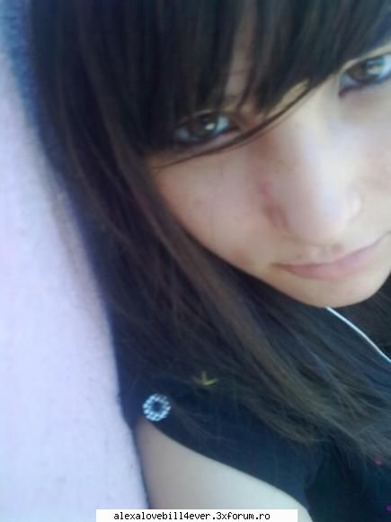 elisu^^ - a da uitasem am pirs cred ca vati dat seama =)) - * P I C T U R E S  ~ W I T H ~ U S *