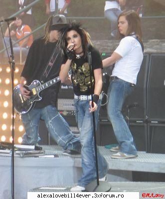 funny pic`s - bill vezi s nu adormi ..shi c mutra are georg - *T O K I O ~ H O T E L  *