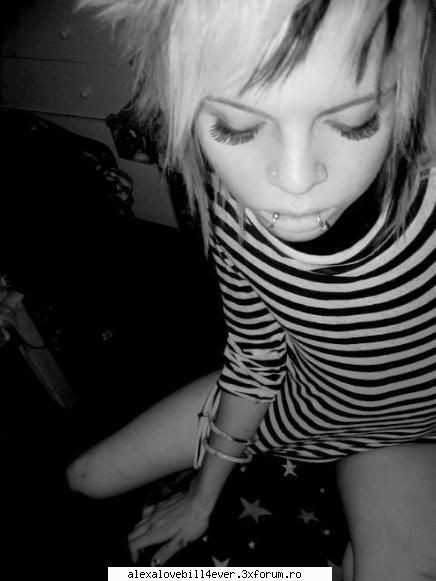 poezii - statzi k pun y eo una:">am facuto knd naveam ce - * L Y R I C S  *